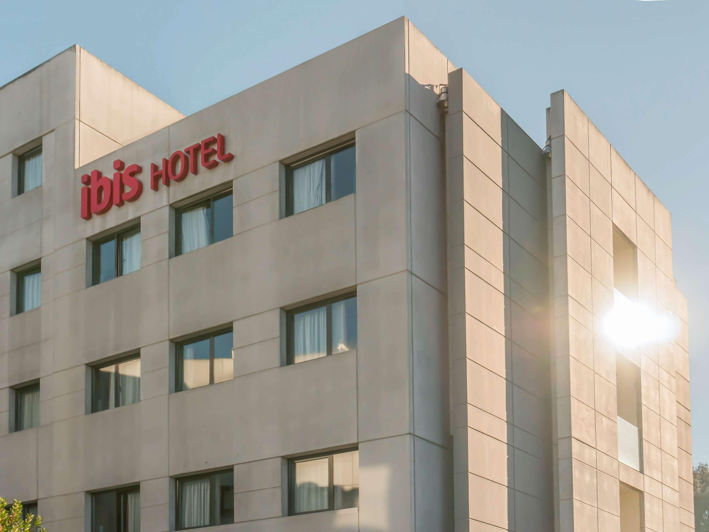 Hotel Ibis Girona Exteriér fotografie