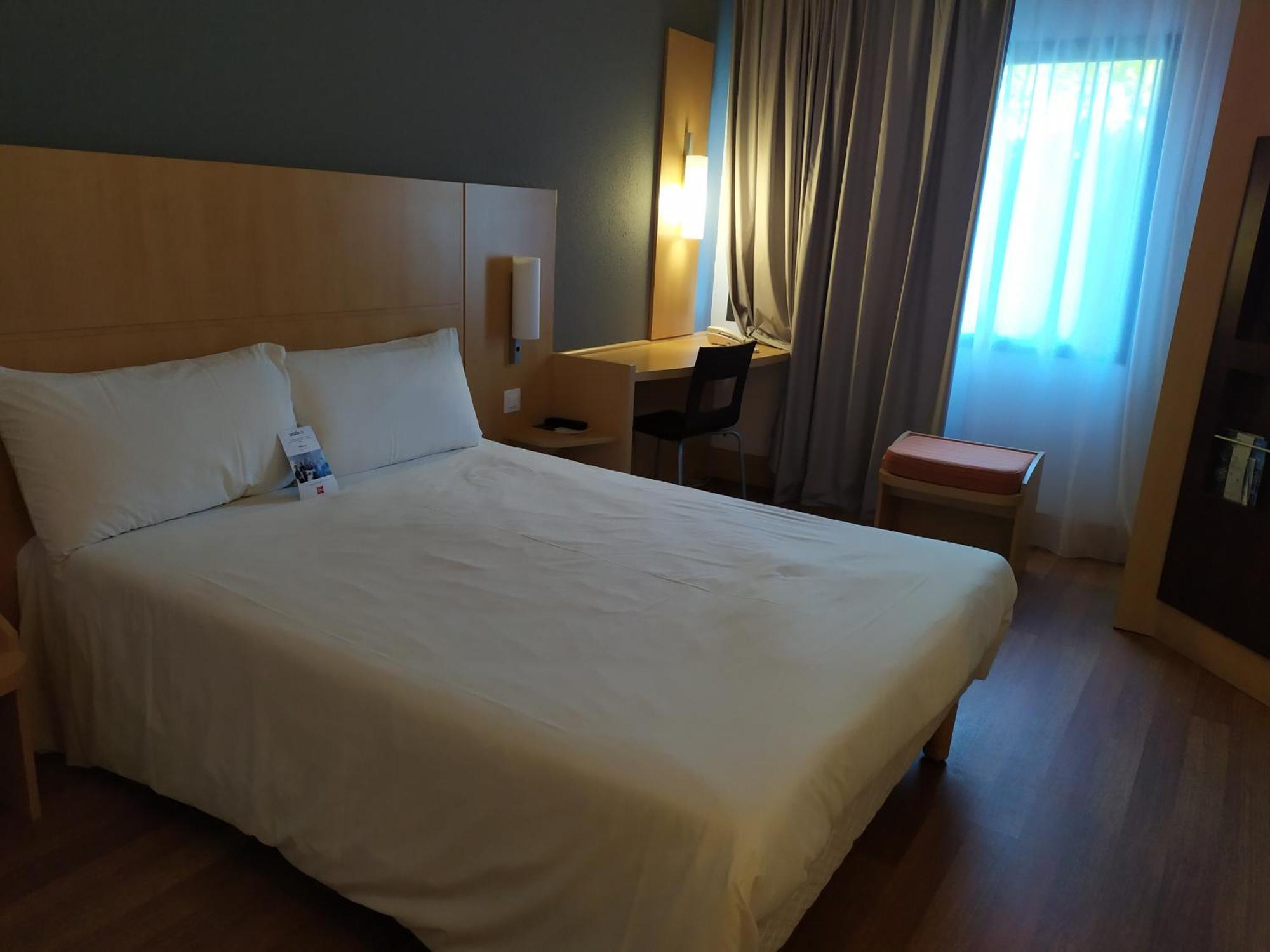Hotel Ibis Girona Exteriér fotografie
